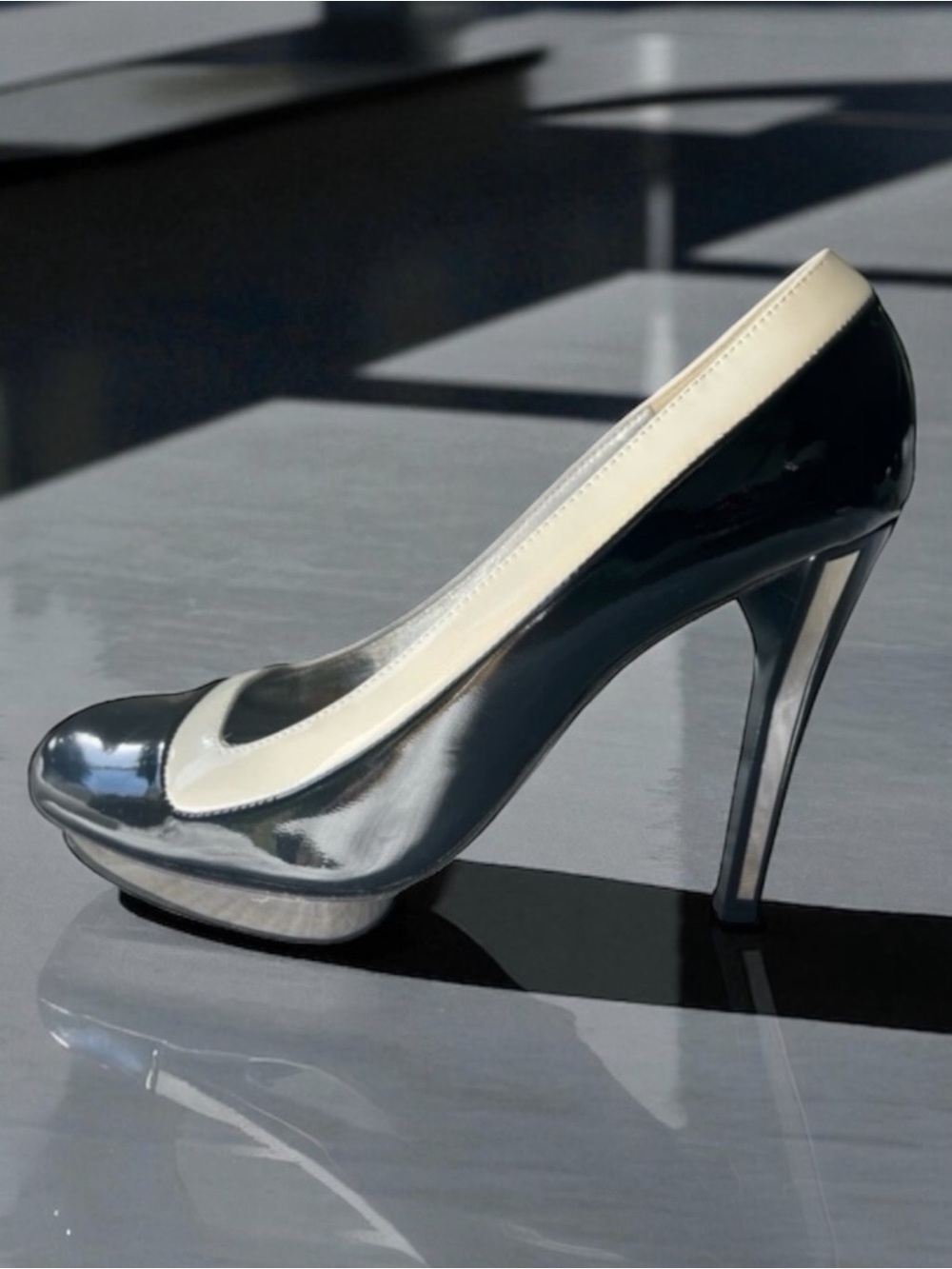 VERSACE MEDUSA Patent Leather Heels Size 37.5
